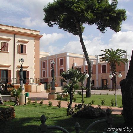 Grand Hotel Palace Marsala Bagian luar foto View of the town