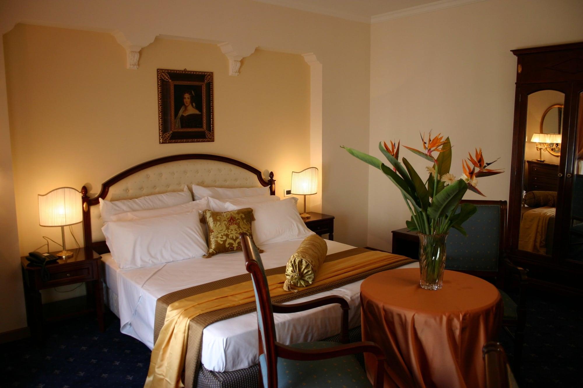 Grand Hotel Palace Marsala Bagian luar foto A room at the hotel