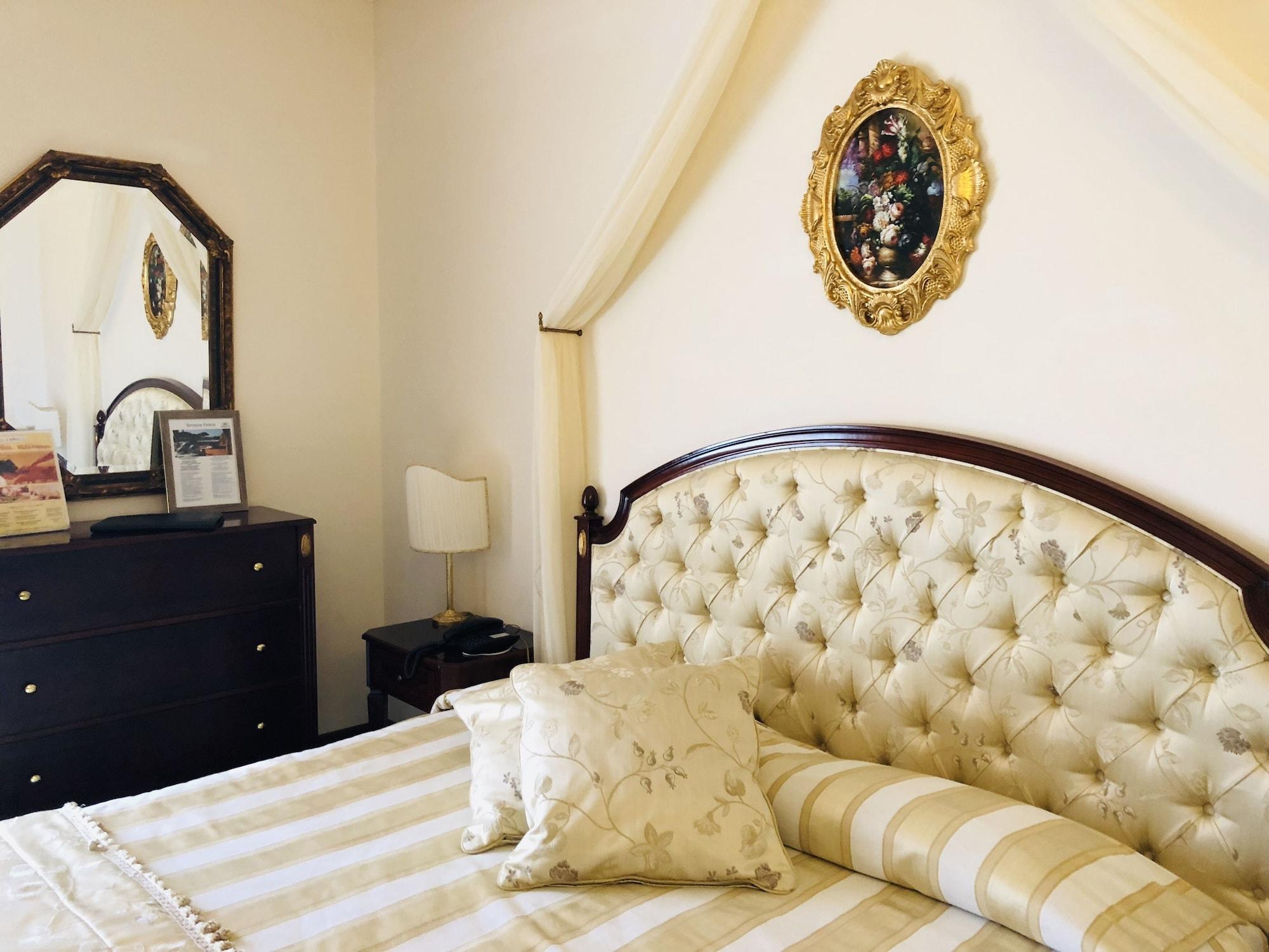 Grand Hotel Palace Marsala Bagian luar foto A bedroom at the hotel