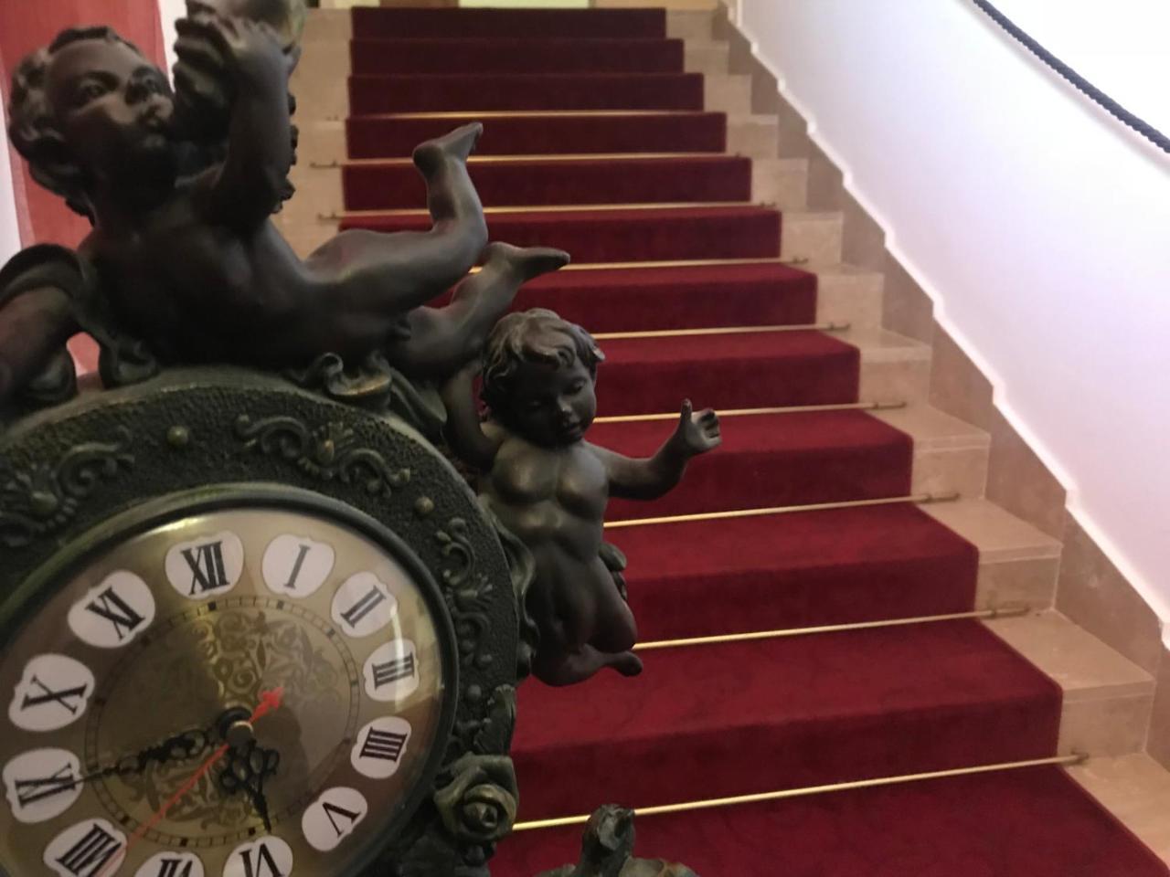 Grand Hotel Palace Marsala Bagian luar foto The staircase